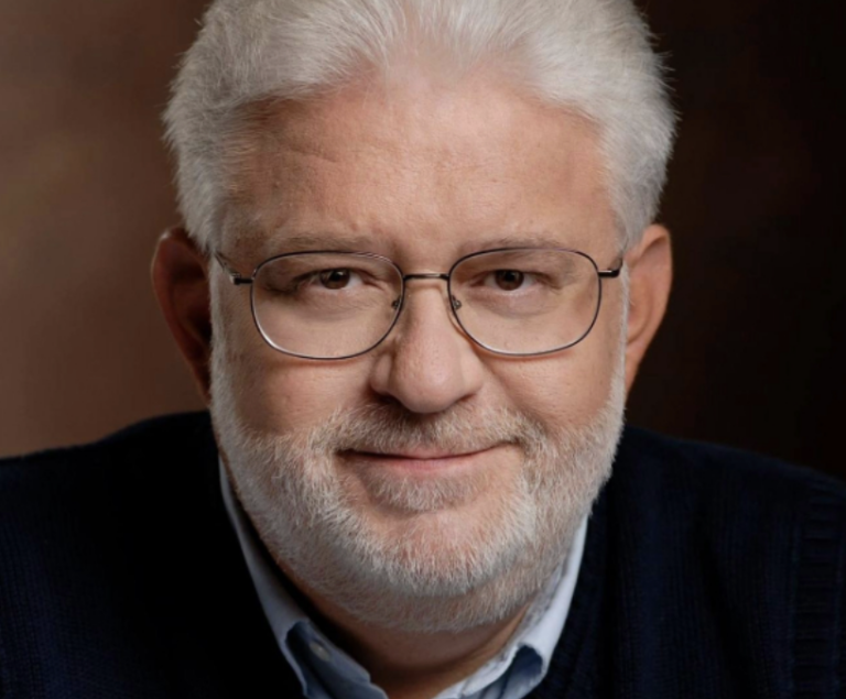 Headshot of Carl Grapentine